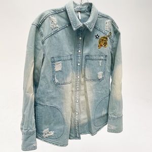 🐯 Free People Embroidered Denim Shirt 🐯